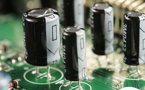 智能電容與普通電容器的區(qū)別到底是誰比較好？